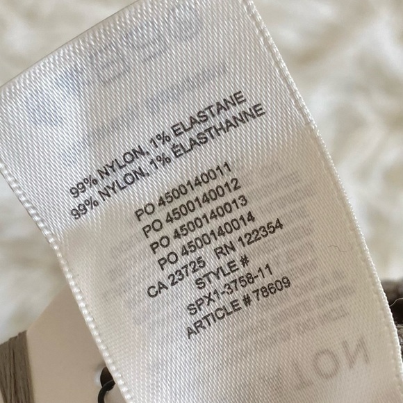 Aritzia Babaton Sculpt Knit Sweetheart Longsleeve - Picture 7 of 8